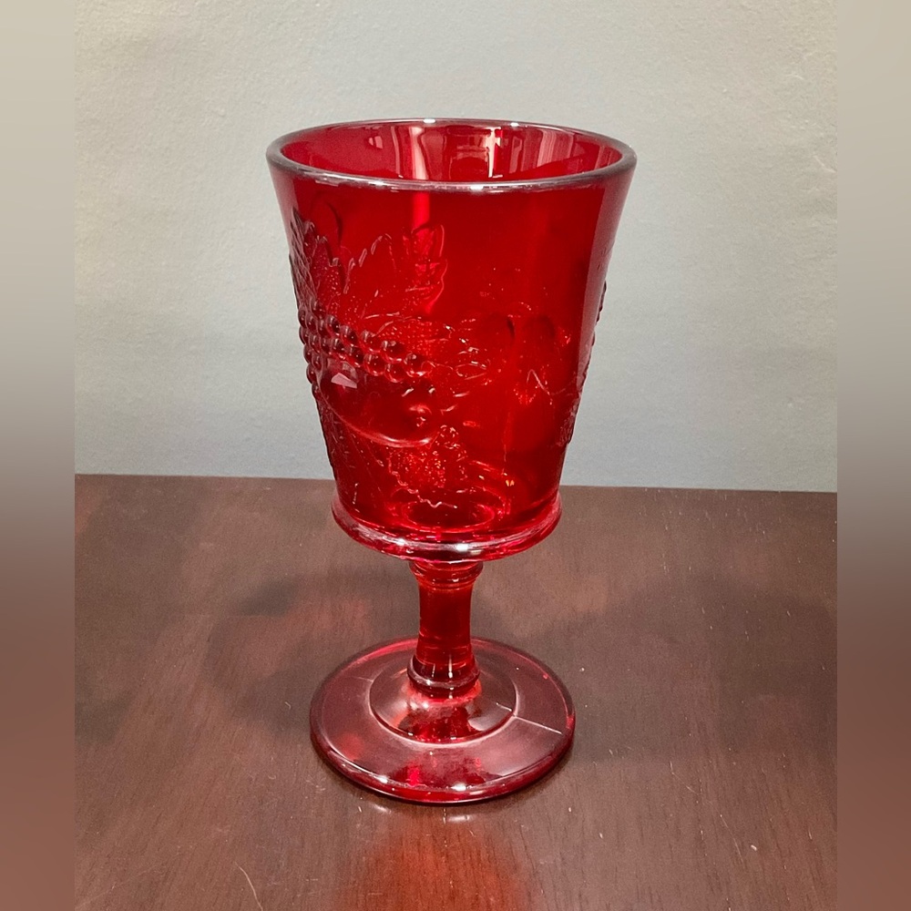 LG WRIGHT STRAWBERRY AND CURRENT RUBY WINE GLASS